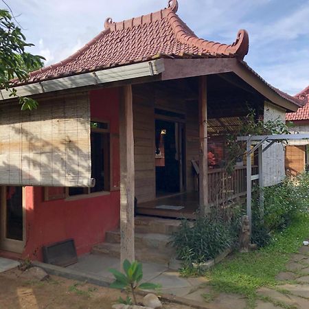 Harry'S Ocean House Pacitan Exterior foto