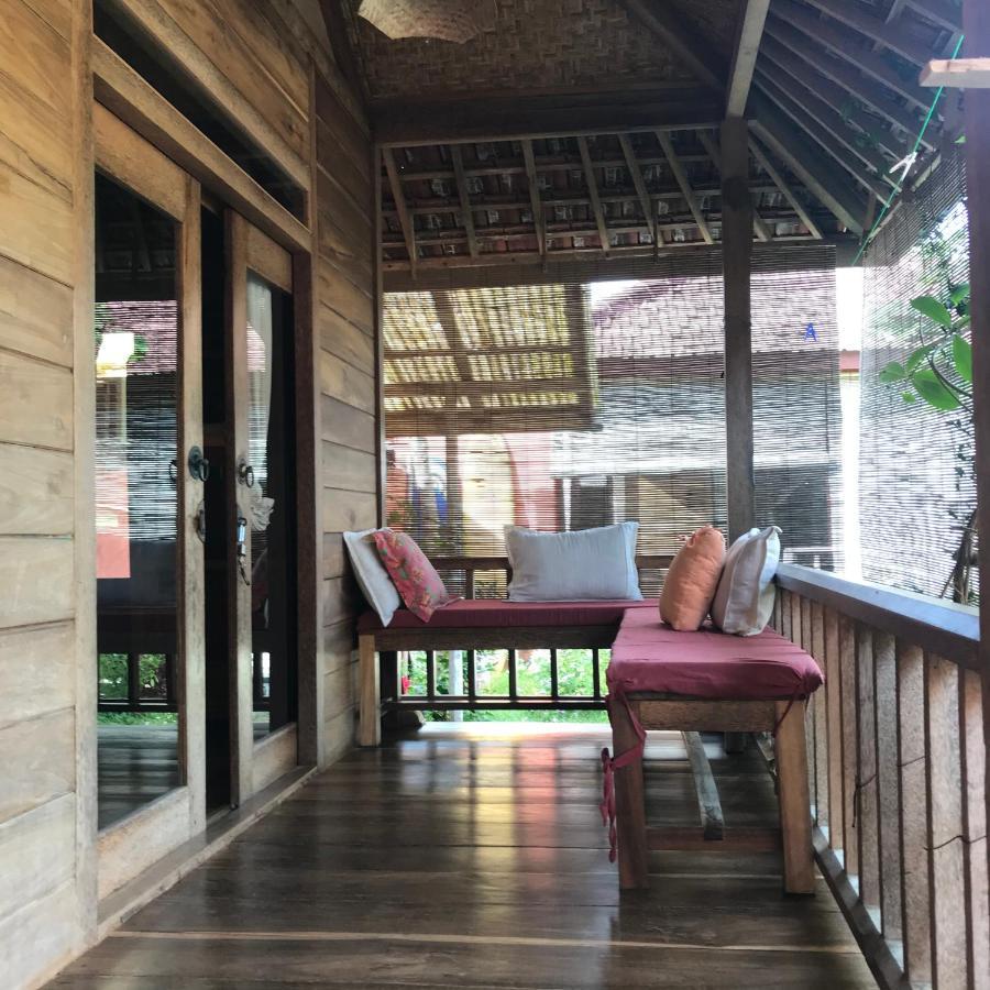 Harry'S Ocean House Pacitan Exterior foto