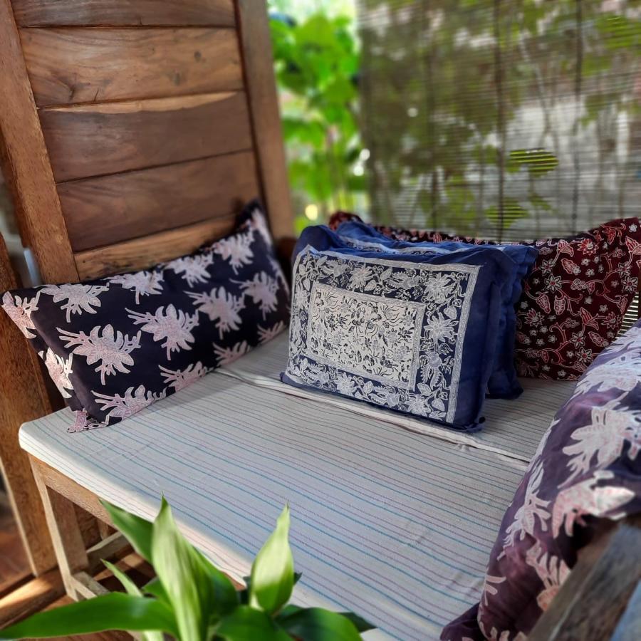 Harry'S Ocean House Pacitan Exterior foto