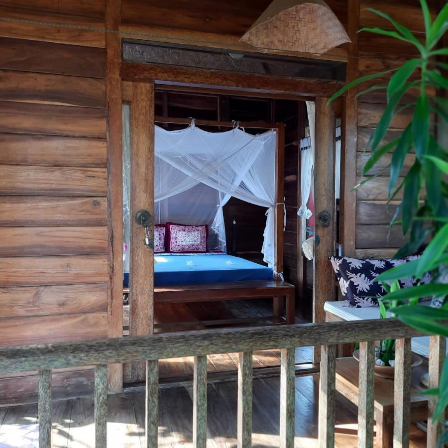 Harry'S Ocean House Pacitan Exterior foto