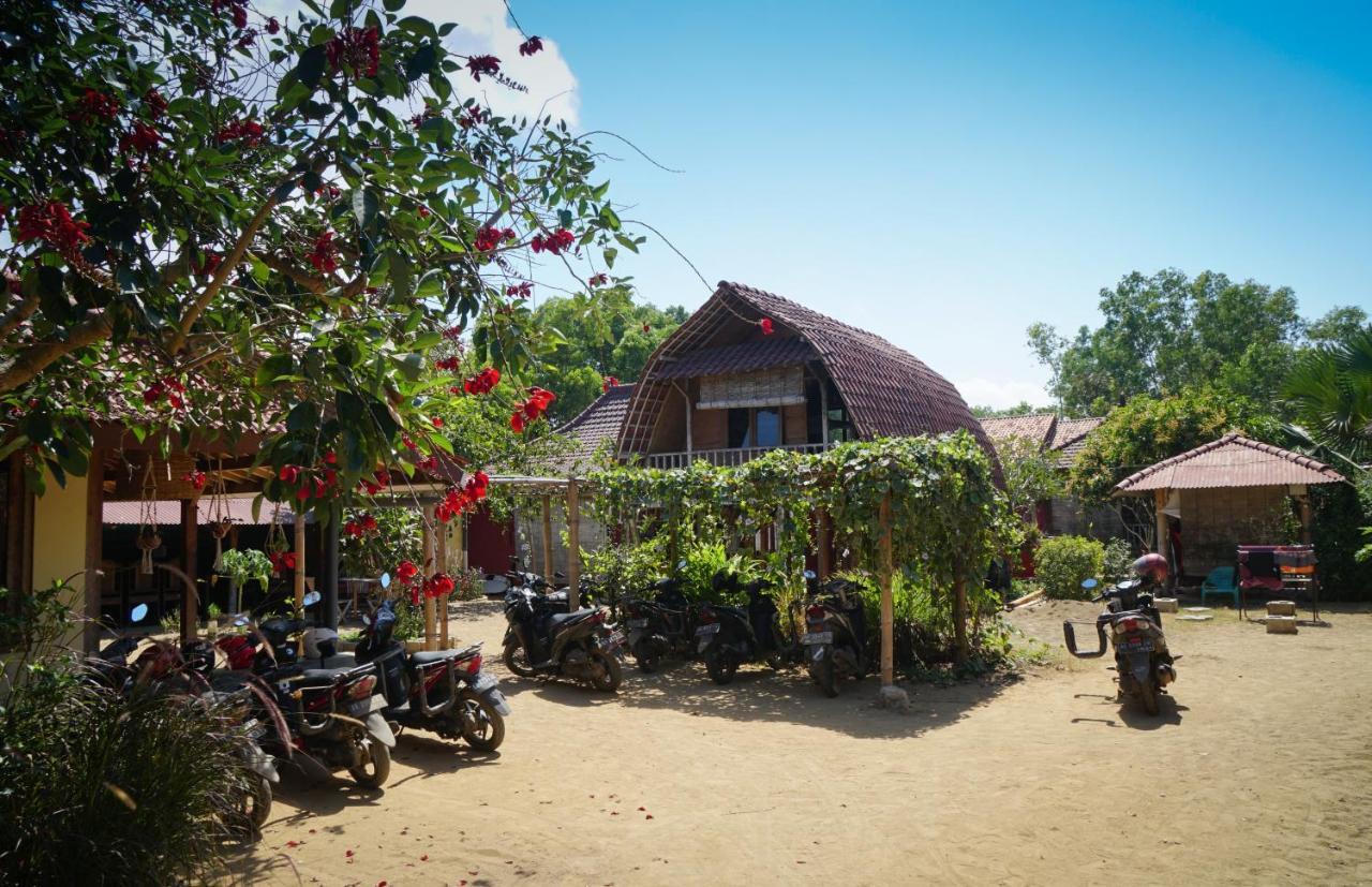 Harry'S Ocean House Pacitan Exterior foto