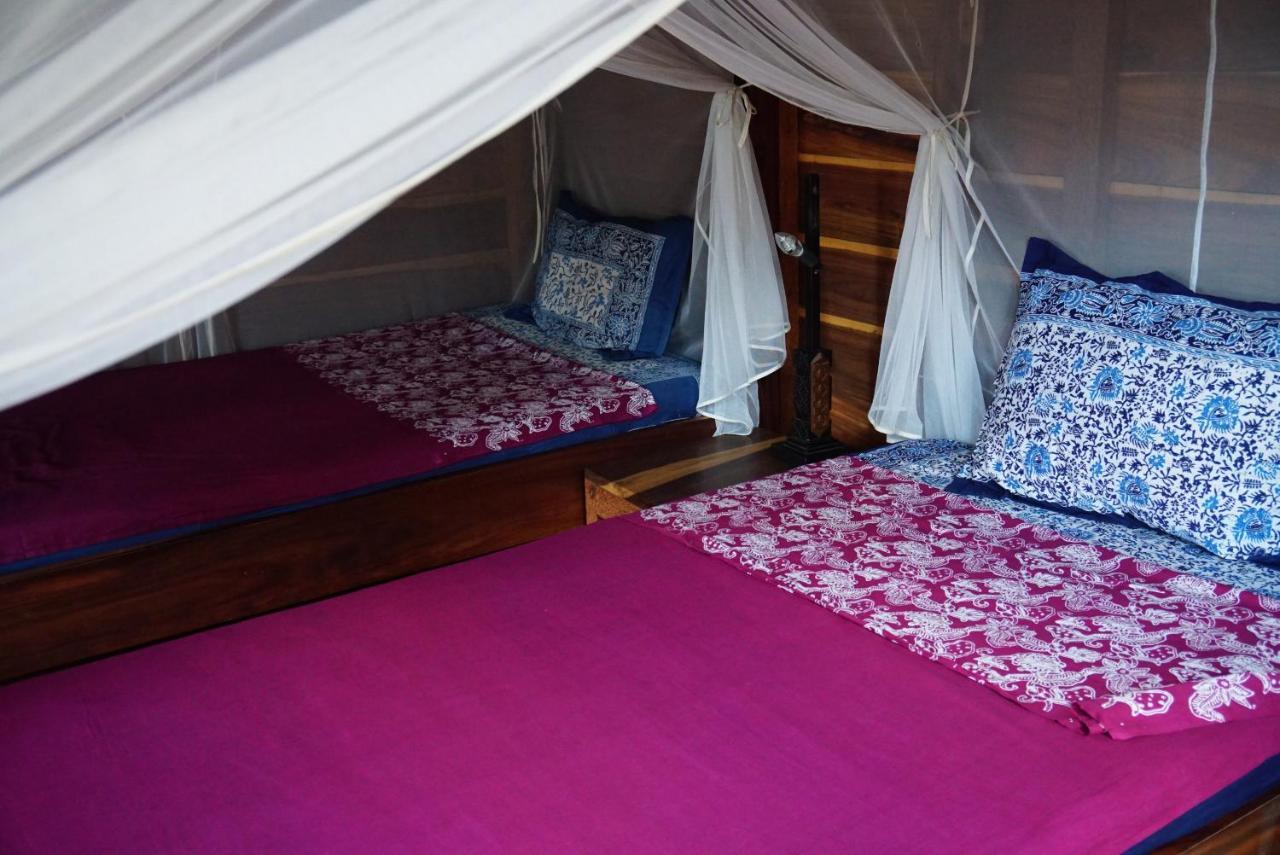 Harry'S Ocean House Pacitan Exterior foto