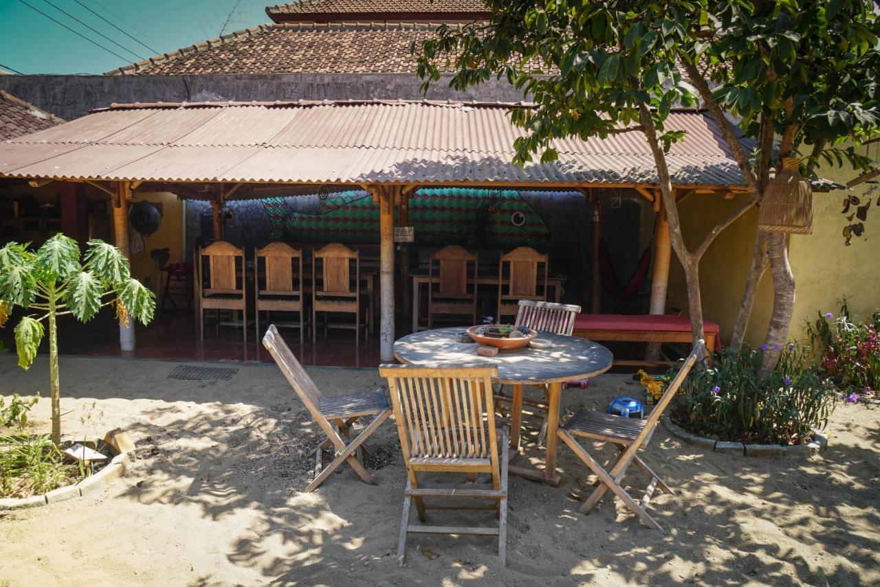 Harry'S Ocean House Pacitan Exterior foto