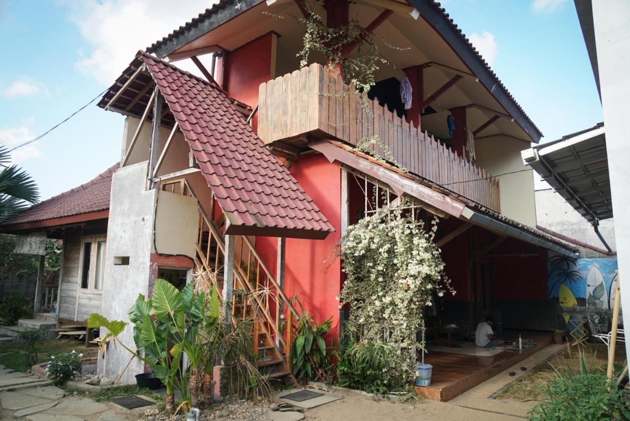 Harry'S Ocean House Pacitan Exterior foto