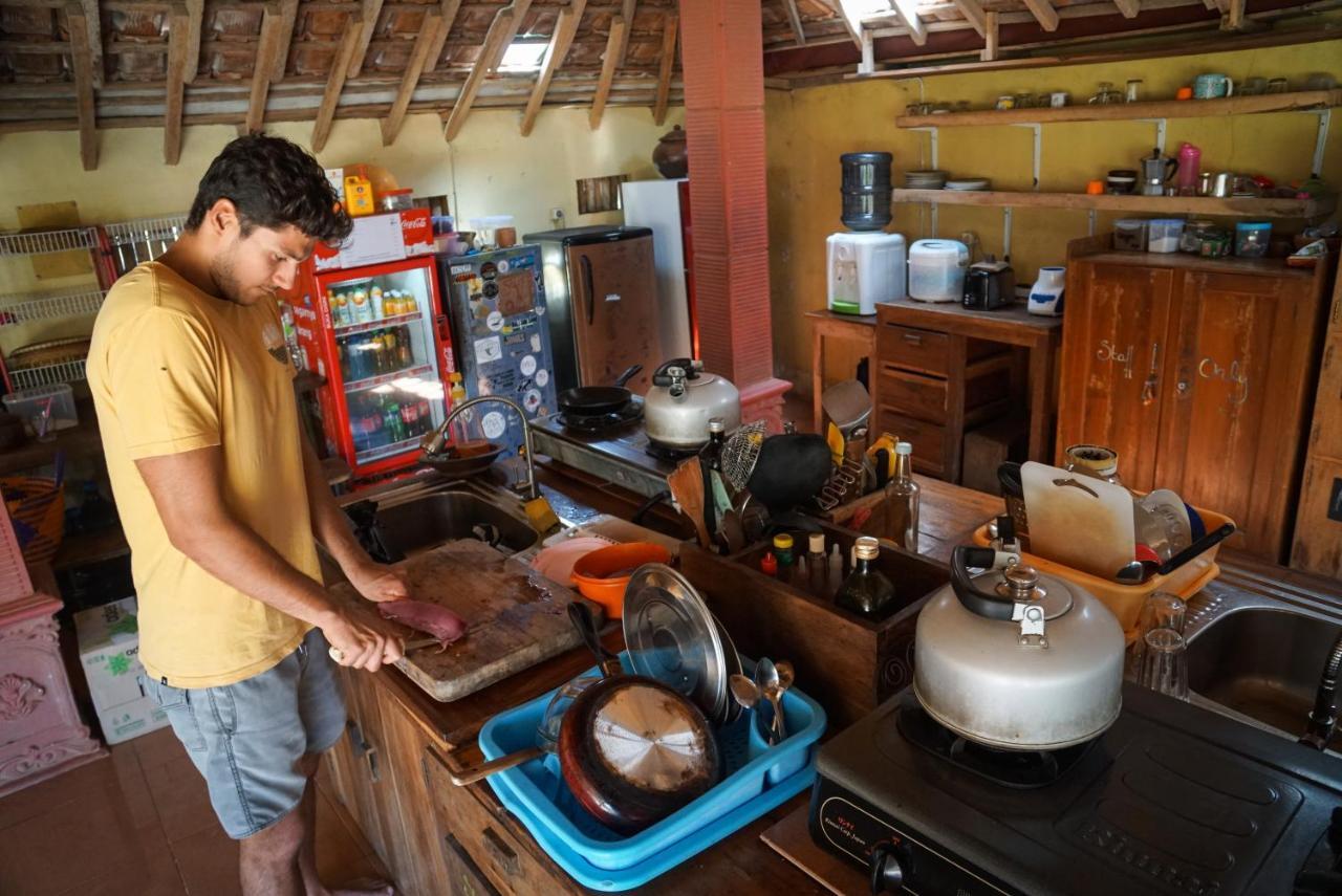 Harry'S Ocean House Pacitan Exterior foto