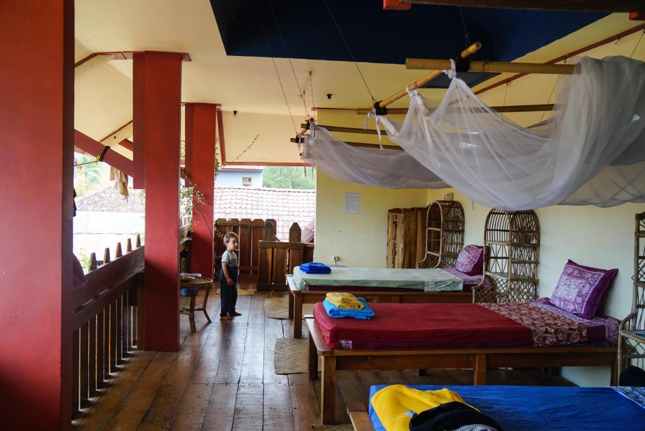 Harry'S Ocean House Pacitan Exterior foto