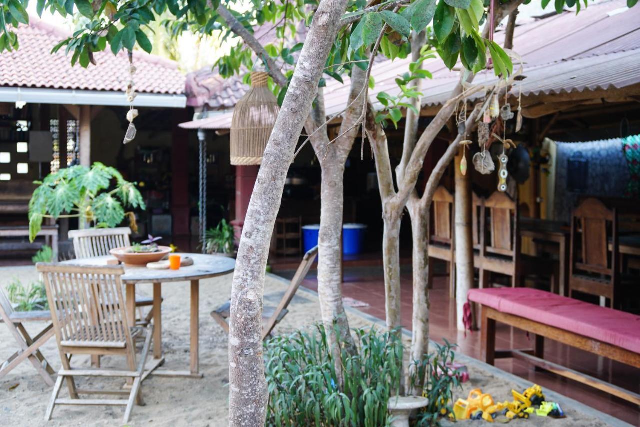 Harry'S Ocean House Pacitan Exterior foto