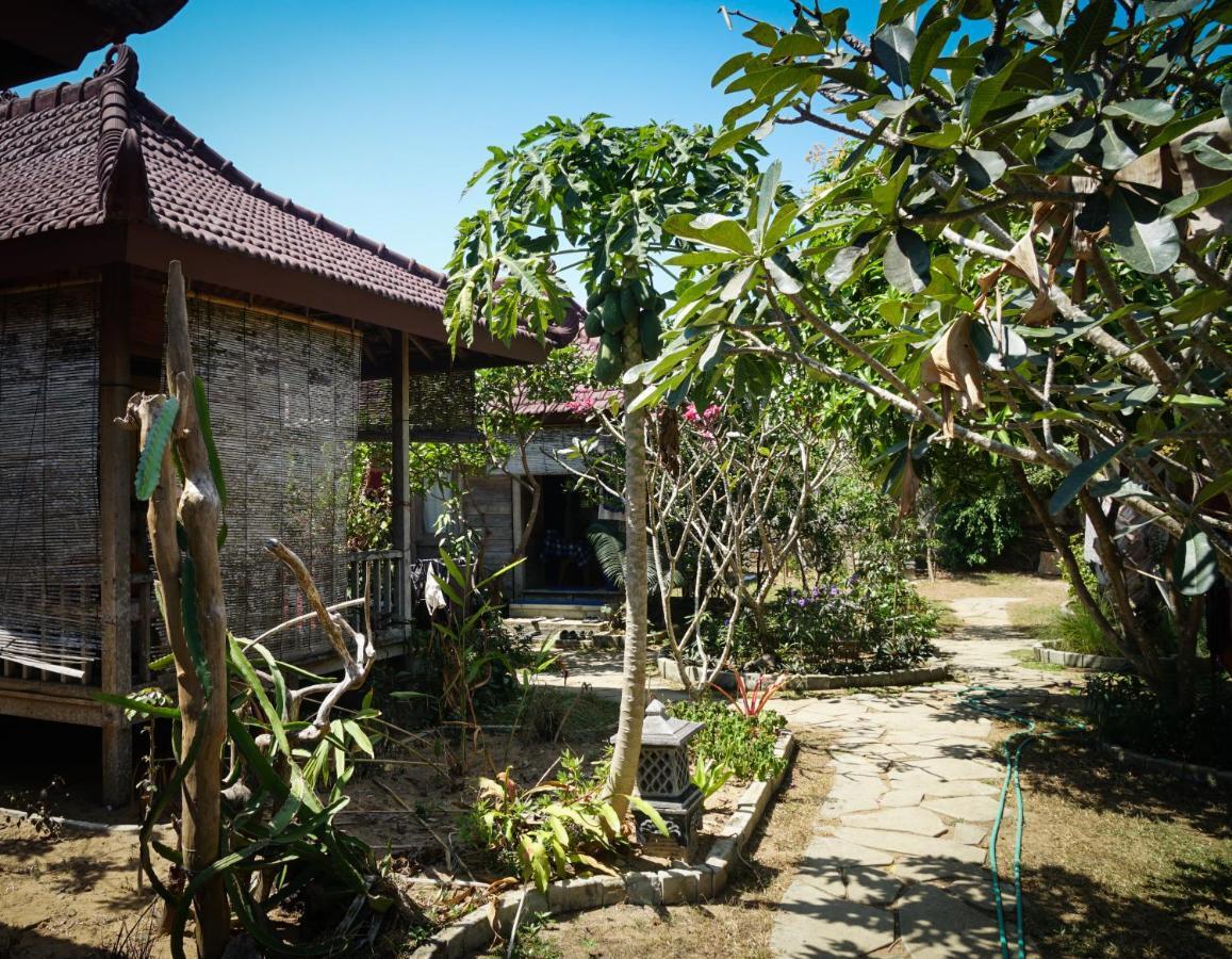 Harry'S Ocean House Pacitan Exterior foto