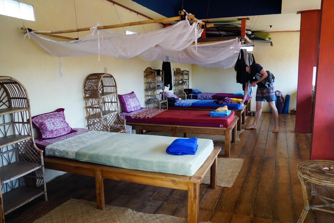 Harry'S Ocean House Pacitan Exterior foto
