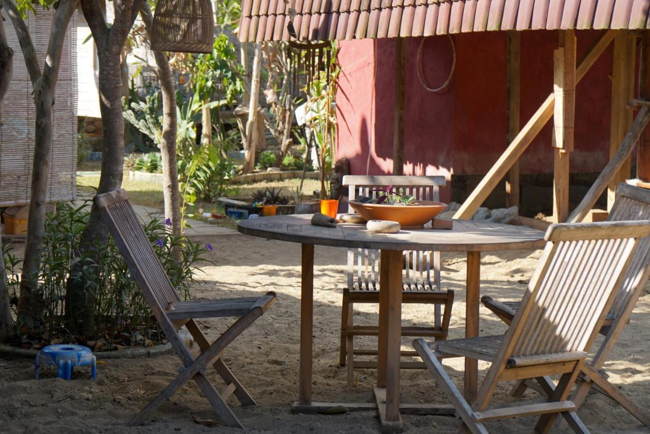 Harry'S Ocean House Pacitan Exterior foto