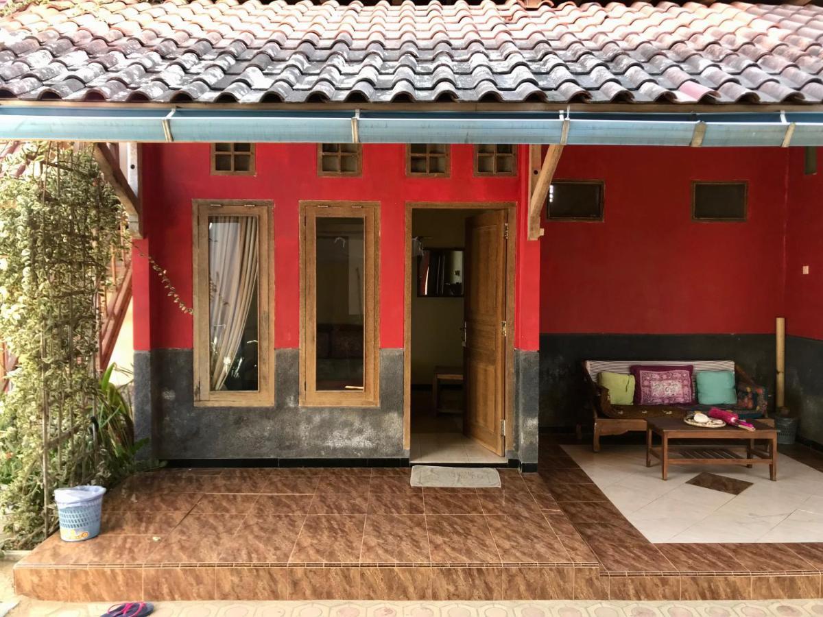 Harry'S Ocean House Pacitan Exterior foto